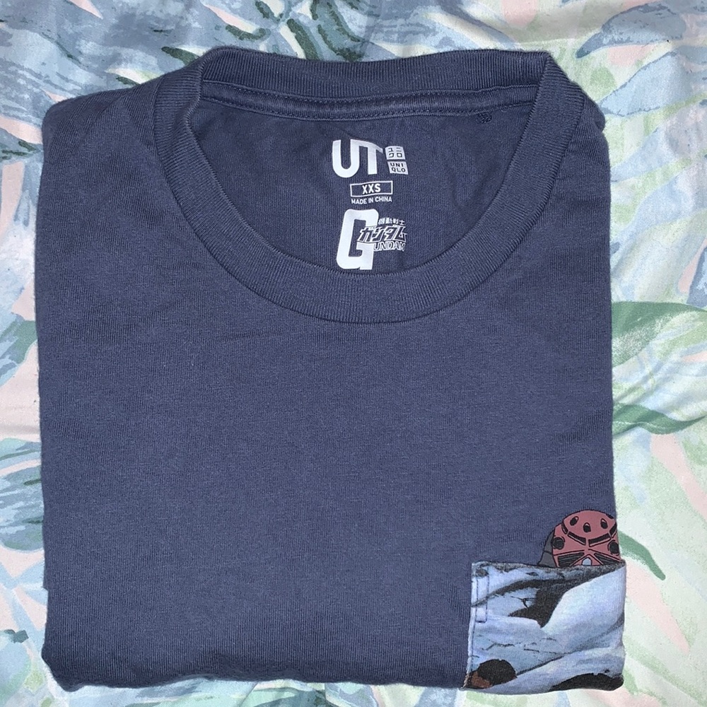 Uniqlo x mobile shirt Gundam Collab